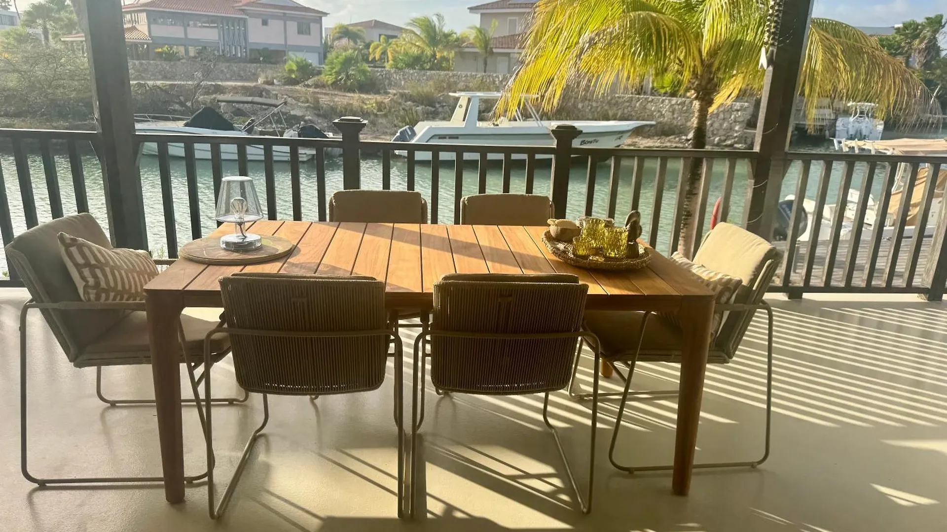 Waterlands Villa Sol Bonaire contacts